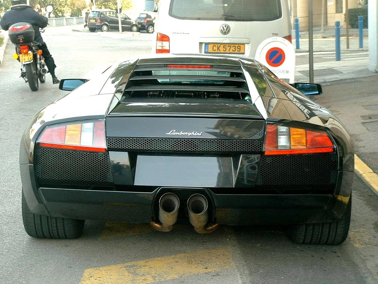 lamborghini_murcielago_black_rear.jpg