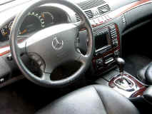 mercedes_s320_interior.JPG (206405 octets)