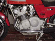 mv_agusta_750s_america_engine.jpg (144778 octets)